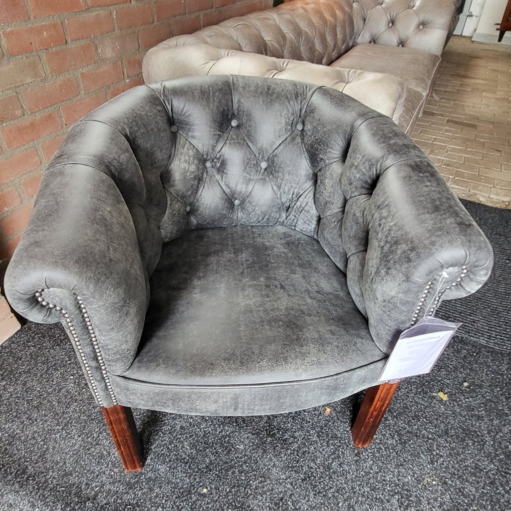 Engelse Chesterfield tub chair. Fauteuil Victorian, Chesterfield, 75 tot 100 cm, Ophalen of Verzenden, Zo goed als nieuw