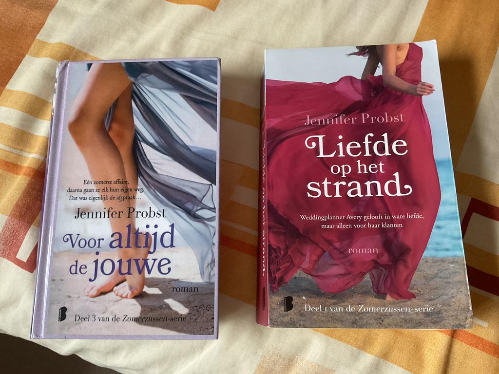 Deel 1 en 2 van de Zomerzussen. Jennifer Probst, Boeken, Chicklit, Zo goed als nieuw, Ophalen of Verzenden
