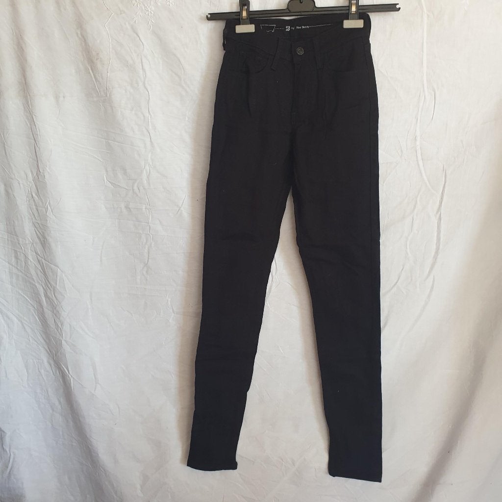 Zwarte spijker skinny. Mt W23. L32. Merk Levi's, Kleding | Dames, Blauw, ., Ophalen of Verzenden, Zo goed als nieuw