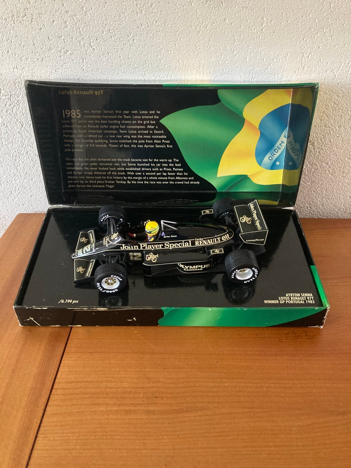 Minichamps lotus 97T 1985 Ayrton Senna, Ophalen of Verzenden, Zo goed als nieuw, MiniChamps