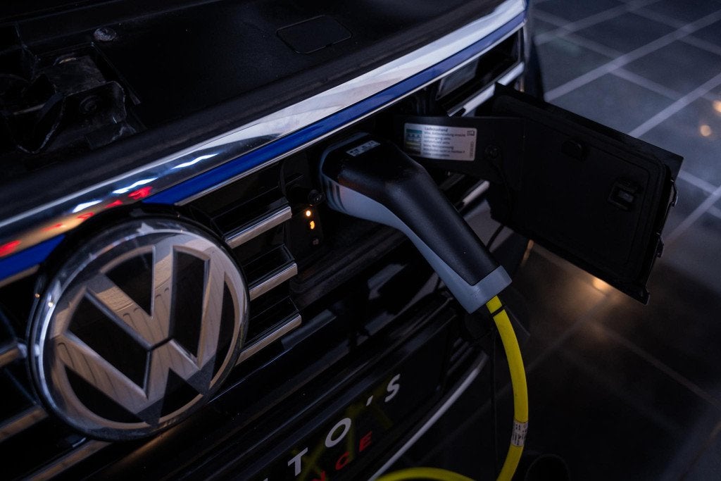 Volkswagen Passat Variant 1.4 TSI GTE Highline PANO | ACC |, Auto's, Volkswagen, Gebruikt, Automatische klimaatregeling, Zwart