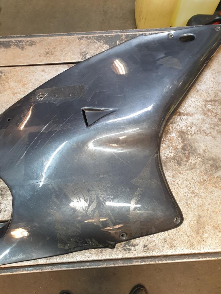 Aprilia rs 50 vanaf 1999 kuipdeel rechts., Fietsen en Brommers, Brommeronderdelen | Algemeen, Ophalen of Verzenden, Gebruikt, Kap