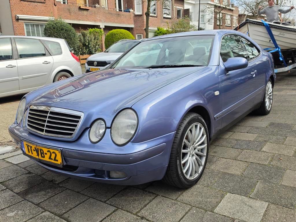 Mercedes-Benz CLK320 - NL Auto - Automaat - Topstaat, Auto's, Automaat, 745 kg, Beige, Mistlampen