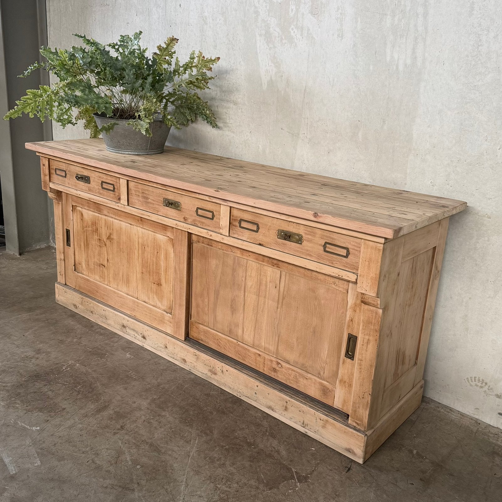 Antieke schuifkast, militaire laboratorium kast, dressoir, Ophalen
