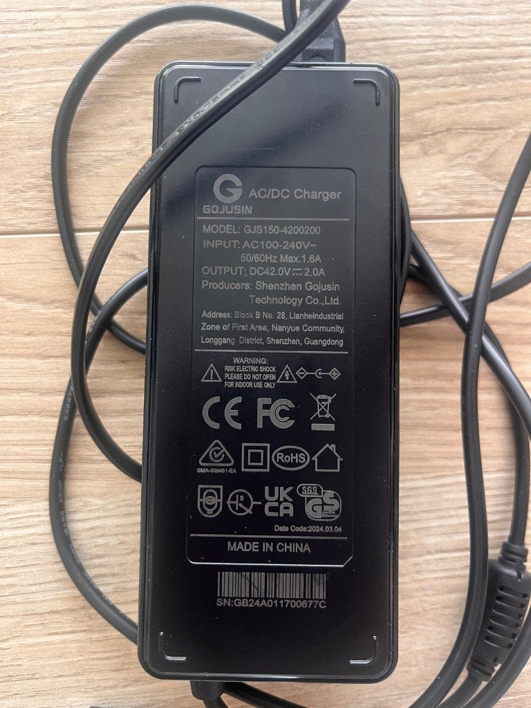 Accu lader model GJS150-4200200, Fietsen en Brommers, Ophalen of Verzenden, Zo goed als nieuw