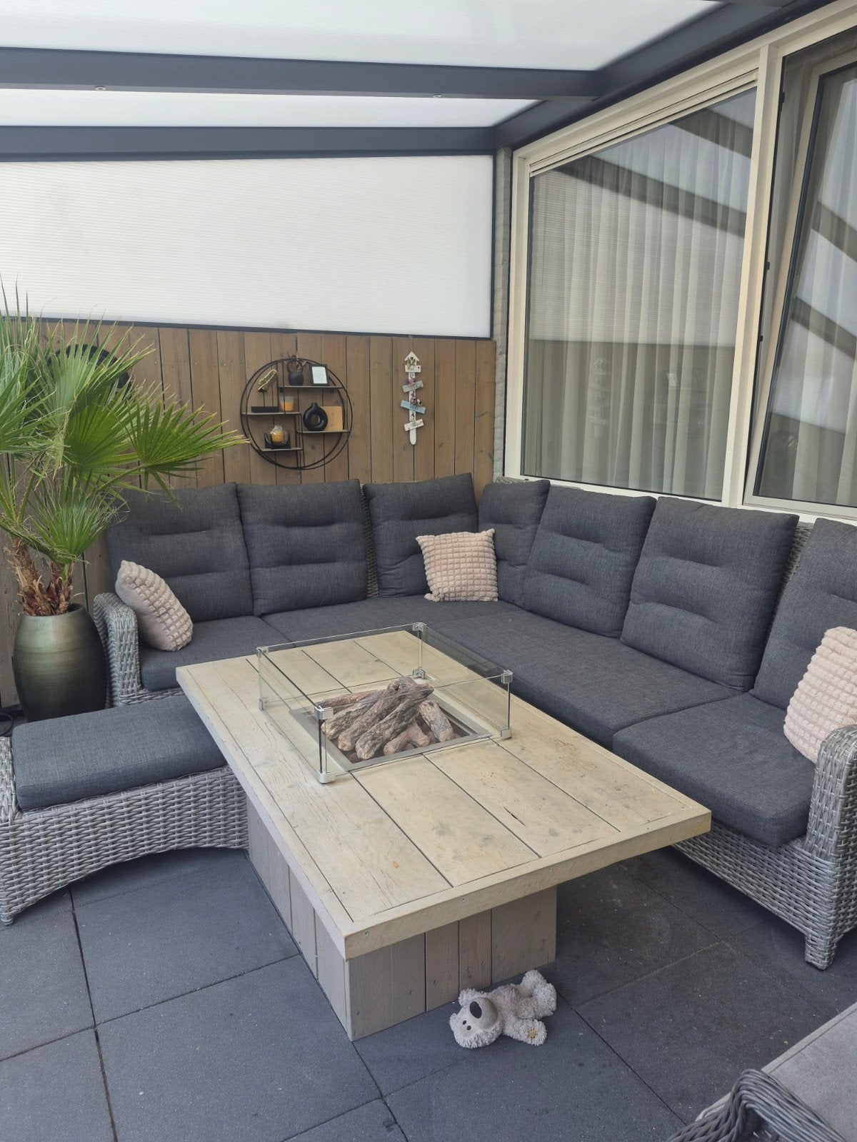 Loungebank met verstelbare rugleuningen en vuurtafel, Ophalen, Gebruikt, Loungeset, Wicker