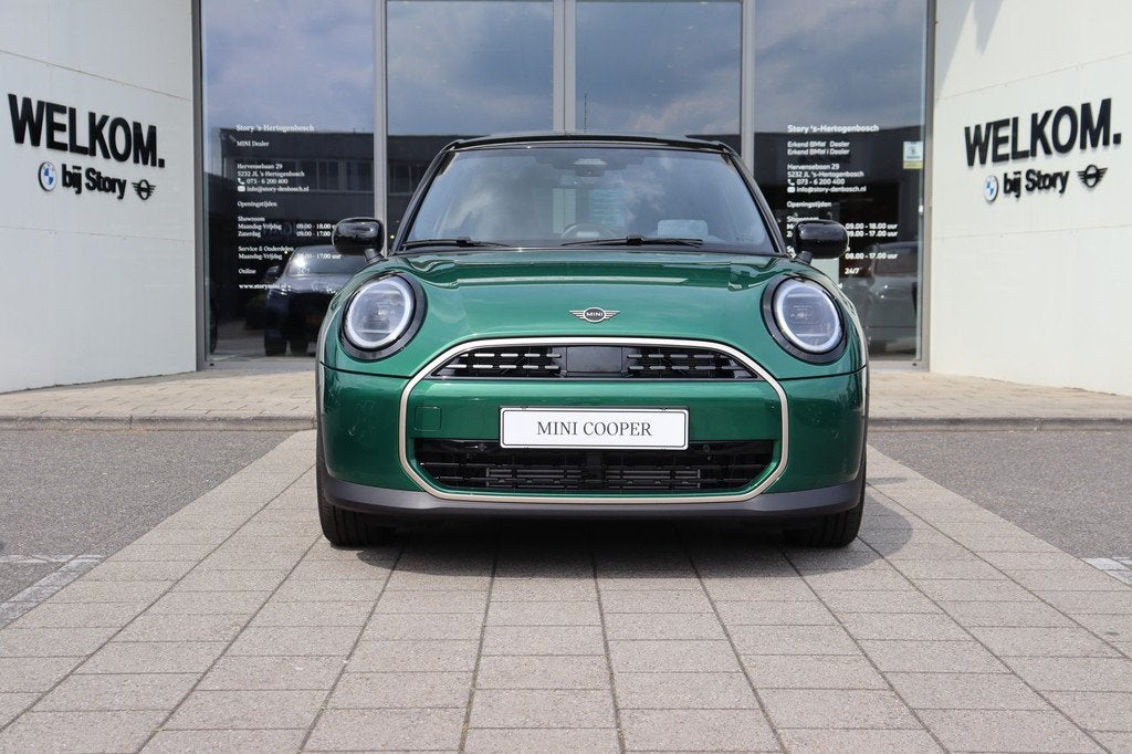 MINI Hatchback Cooper C Automaat / Favoured / Pakket M / 18", Auto's, Mini, 156 pk, Met garantie (alle), Bedrijf, 3 cilinders