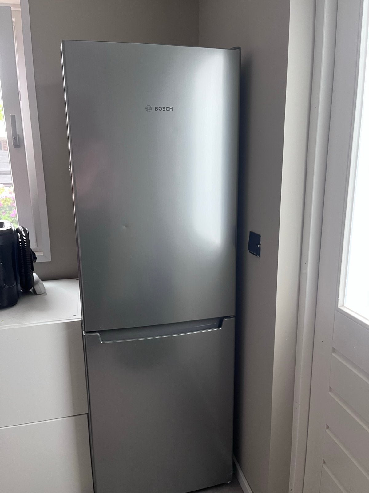 Bosch Koel-vriescombinatie - Zo goed als nieuw, Ophalen, 200 liter of meer, 60 cm of meer, Met aparte vriezer