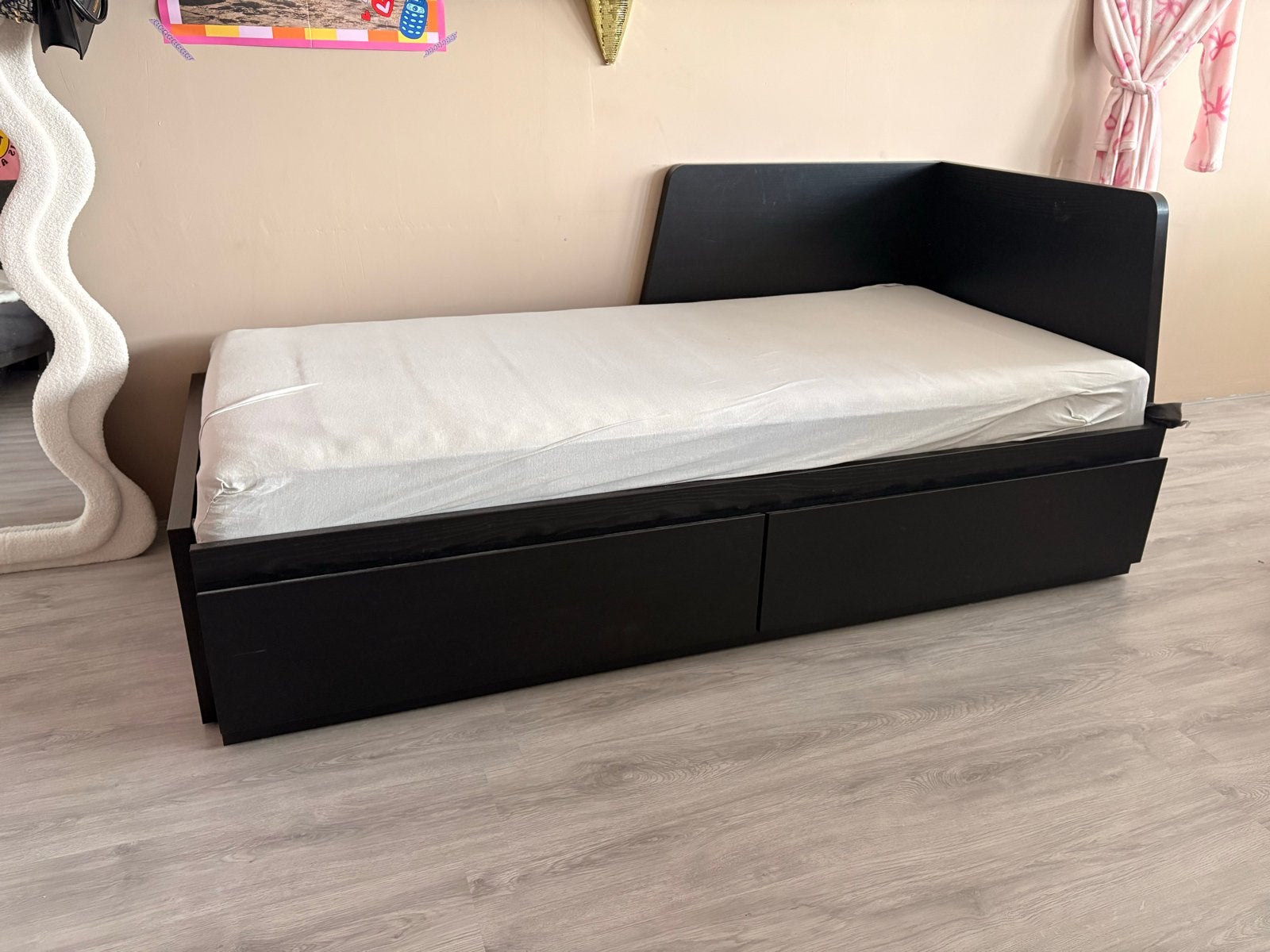 GRATIS – IKEA FLEKKE uitschuifbare bedbank met 2 lades, Ophalen, Gebruikt, Eenpersoons, Zwart