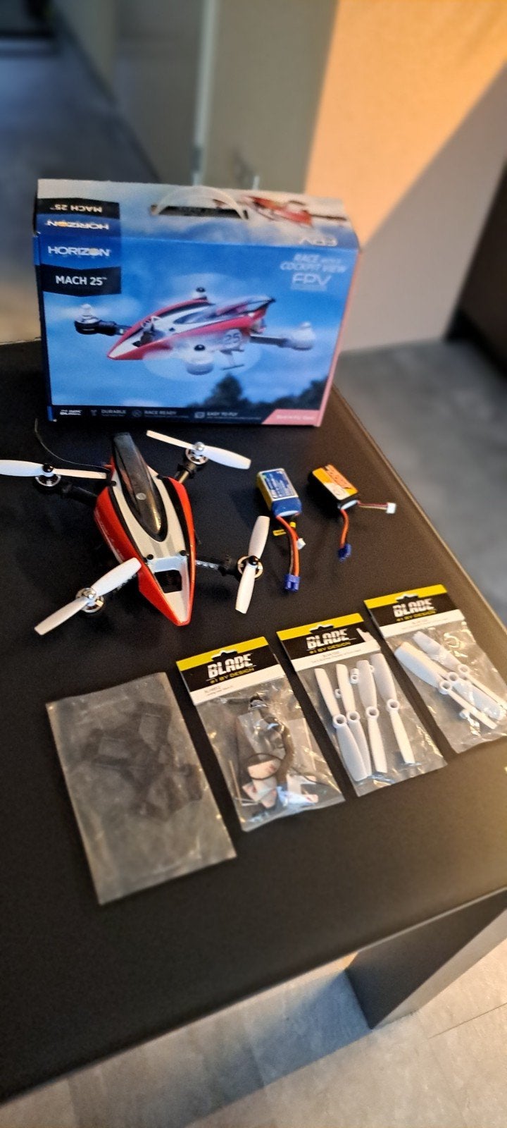 E-Flite Blade Mach 25 FPV Racer Electro Quadcopter BNF., Audio, Tv en Foto, Drones, Ophalen of Verzenden, Gebruikt