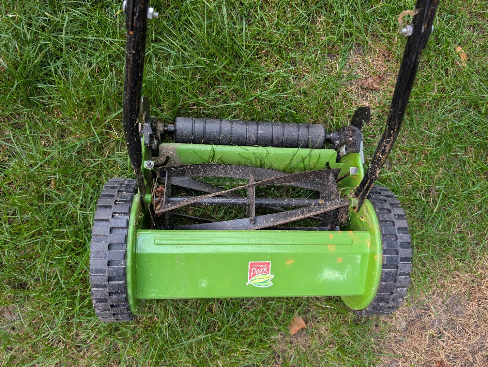 Gebruikte handgrasmaaier - Ideaal voor kleine tuinen, Tuin en Terras, Grasmaaiers, Ophalen, Gebruikt, 30 t/m 39 cm, Kooimesmaaier