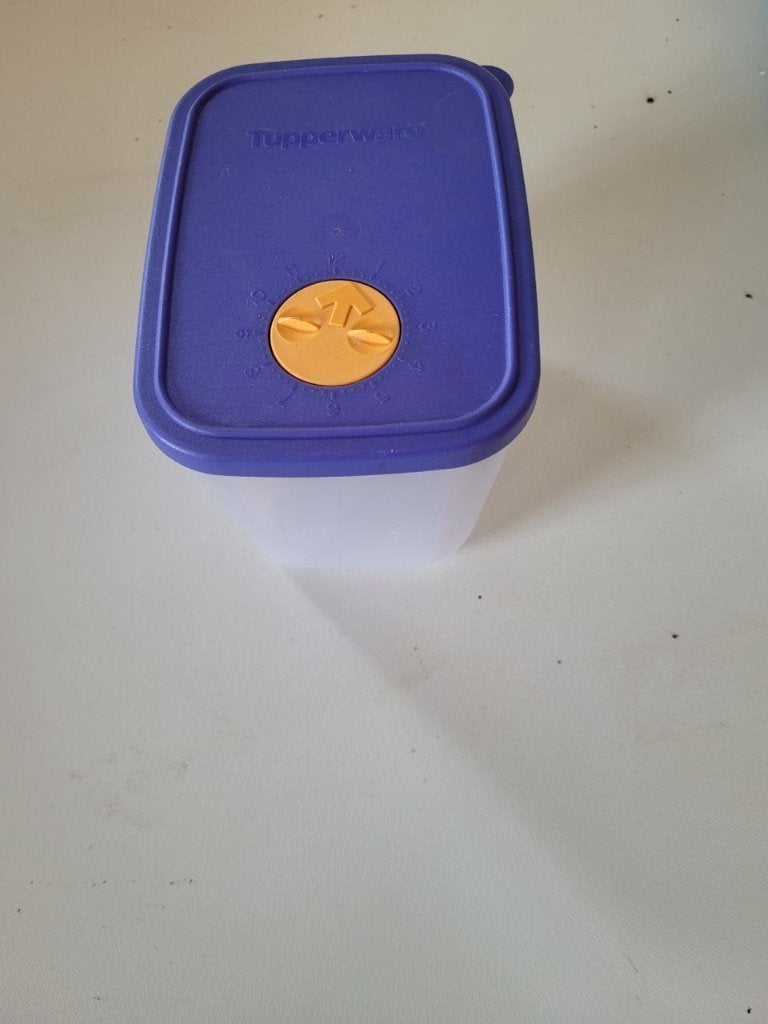 Tupperware Diepvries bewaardoos met datum aanduiding, Blauw, Ophalen of Verzenden, Zo goed als nieuw, Bus of Trommel