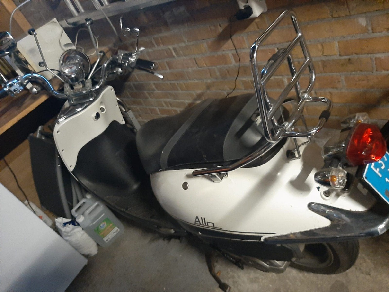 Sym Allo Scooter - Wit/Zwart - Goede Staat, Fietsen en Brommers, Ophalen, Gebruikt, Benzine, SYM