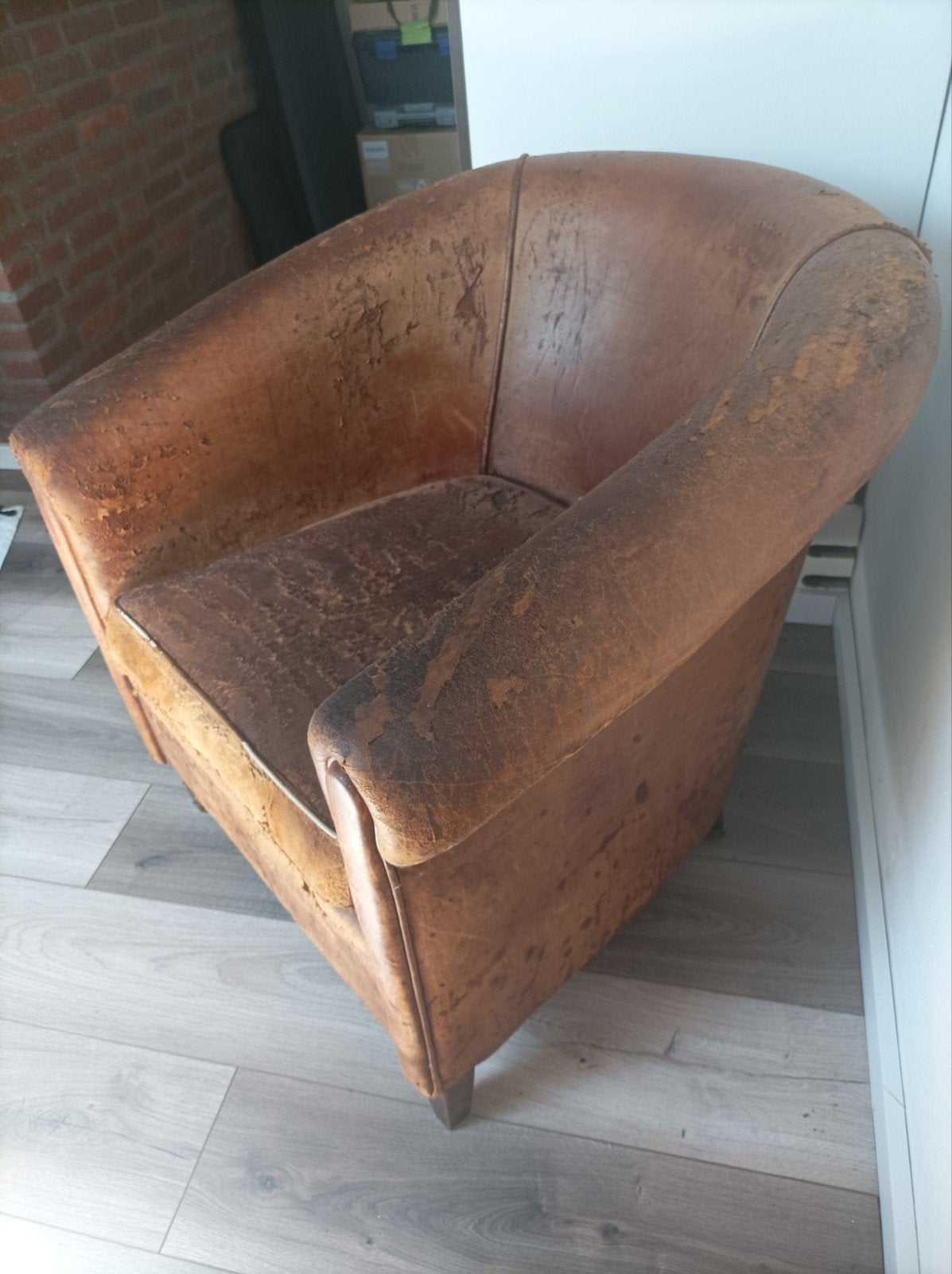 Oude leren fauteuil, Huis en Inrichting, Fauteuils, Ophalen, Gebruikt, 75 tot 100 cm, 50 tot 75 cm