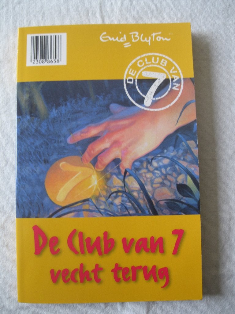 jeugd: nieuw De club van 7 vecht terug (dl.4), Enid Blyton, Ophalen of Verzenden, Nieuw, Enid Blyton, Non-fictie