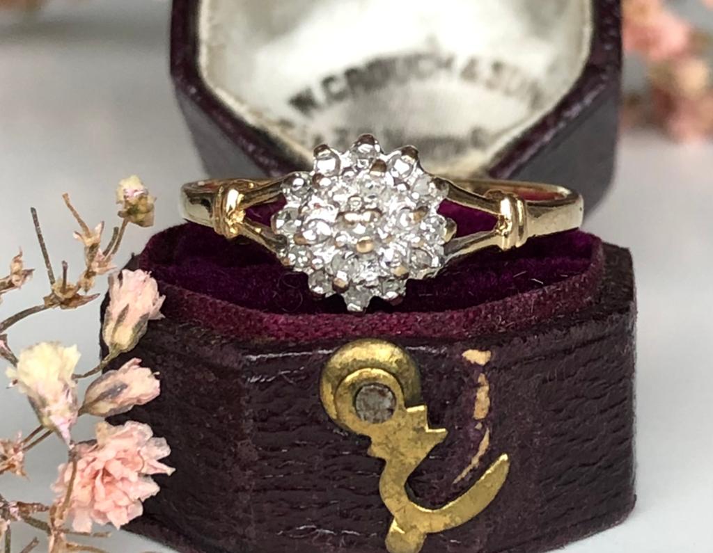 Vintage 9k gouden ring diamanten kluster maat 17,5, Ophalen of Verzenden, Zo goed als nieuw, 17 tot 18, Dame