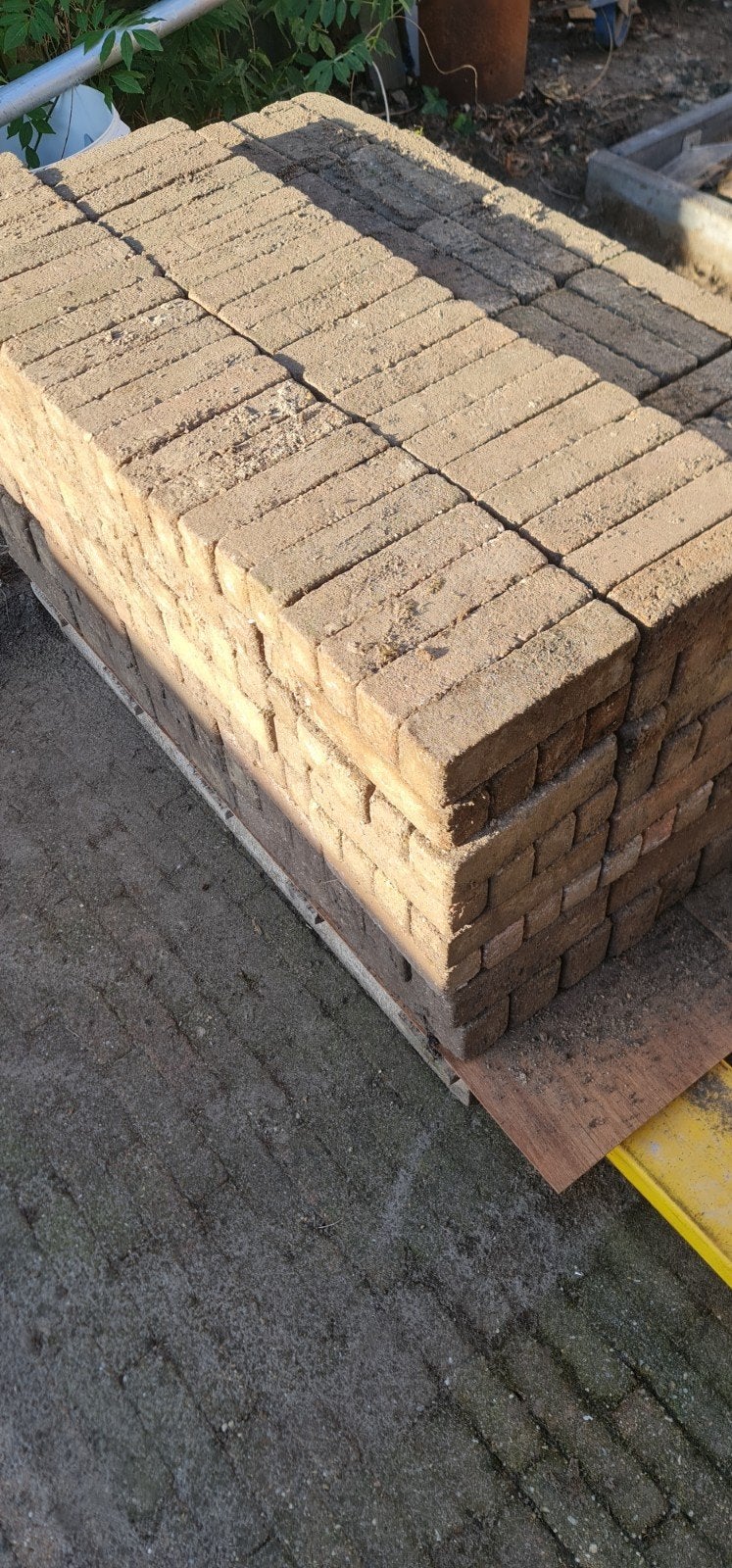 Gebruikte klinkers voor tuin of oprit, Tuin en Terras, Ophalen, Overige materialen, Gebruikt, Klinkers