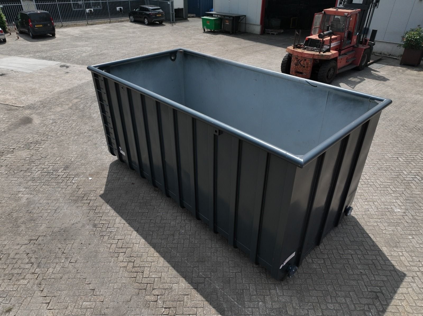 VERNOOY DOMPEL / BLUSCONTAINER 35M3, Dave Vernooij, Info@vernooy.nl, Kellensedwarsweg 9
4004JC  Tiel, NL