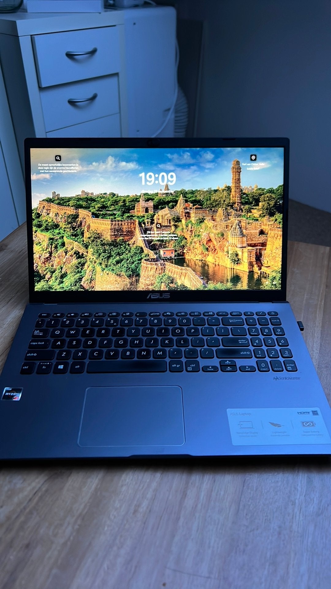 ASUS VivoBook 15 laptop, Ophalen, 2 tot 3 Ghz, 15 inch, Zo goed als nieuw
