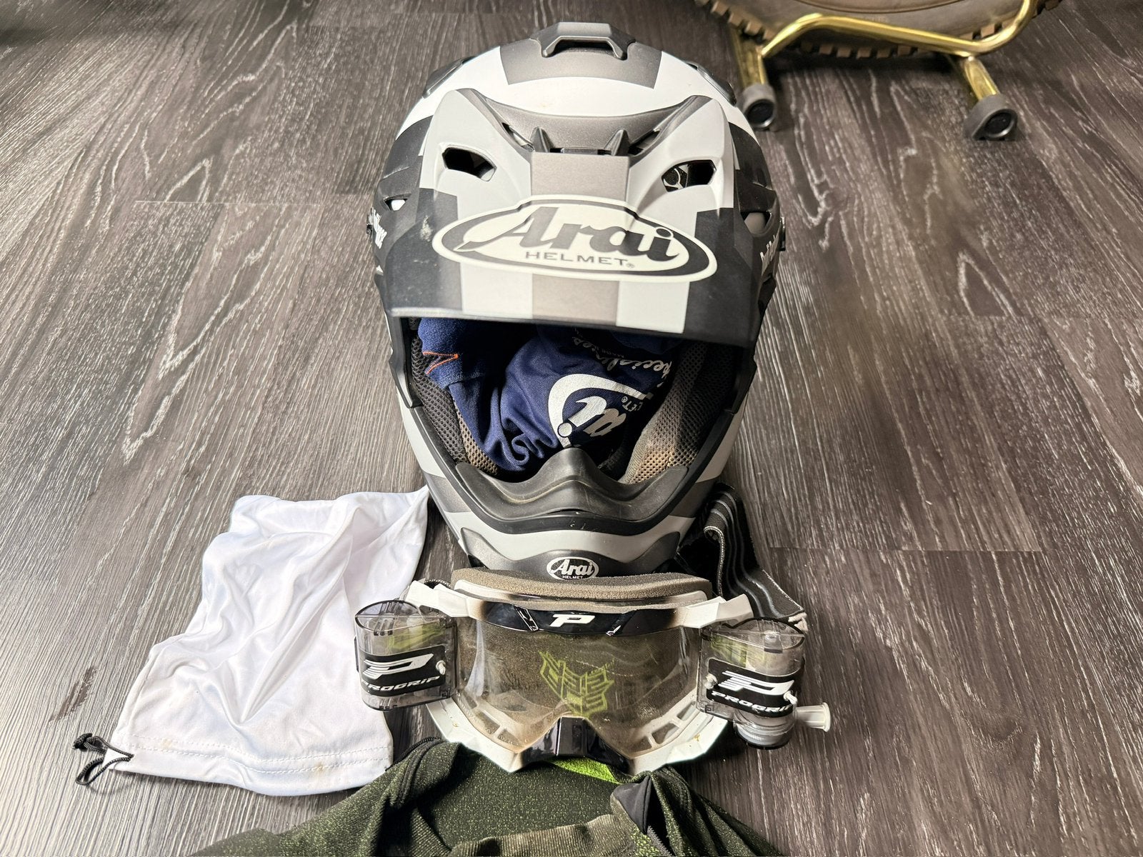 Arai MX-V crosshelm, maat L, Ophalen