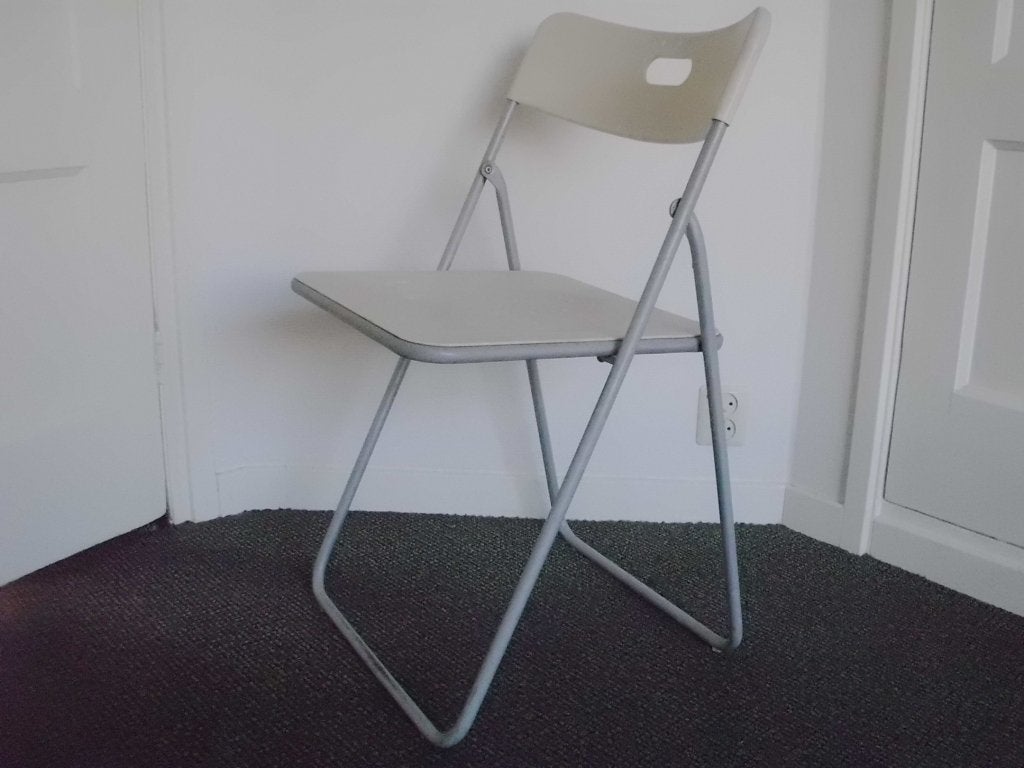 1 retro NICK klapstoel van IKEA met gebruikssporen, Huis en Inrichting, Ophalen, Wit, IKEA, Eén