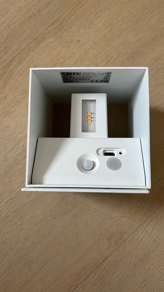 Calex Volterra Oplaadbare Wandlamp Kubus Wit, Ophalen of Verzenden, Zo goed als nieuw