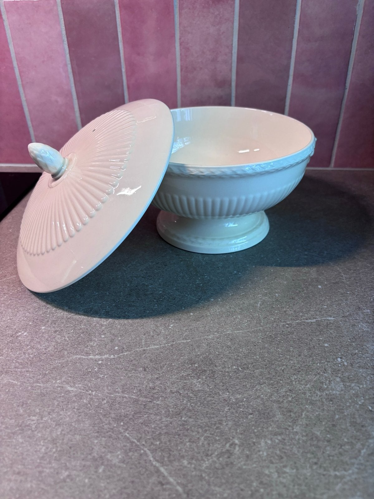 Wedgwood Queen's Ware Edme schaal met deksel, Ophalen of Verzenden