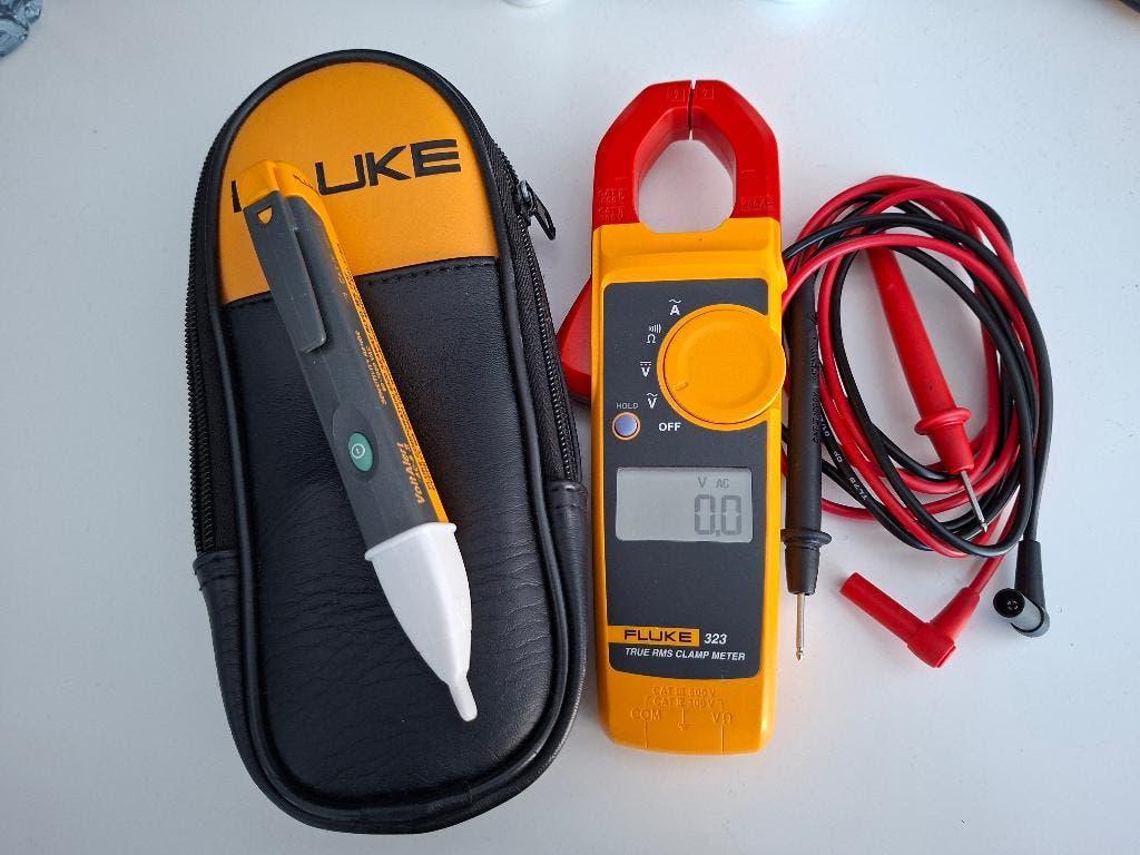 Fluke 323, Ophalen of Verzenden, Zo goed als nieuw, Multimeter