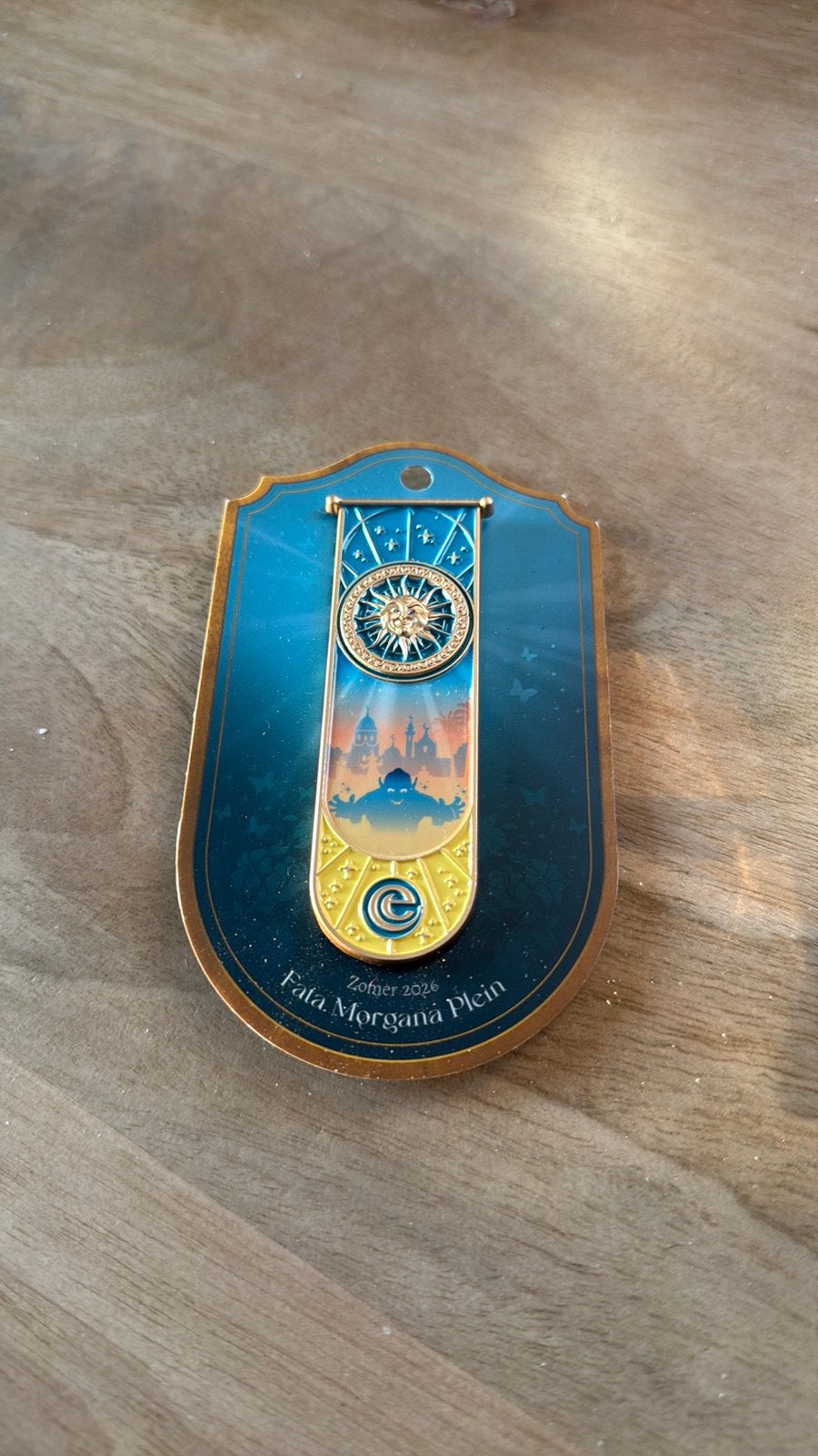 Efteling zomer pin - Fata Morgana Plein, Verzamelen, Ophalen of Verzenden, Zo goed als nieuw