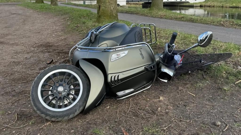 Vespa inkoop schade vespa, Ophalen