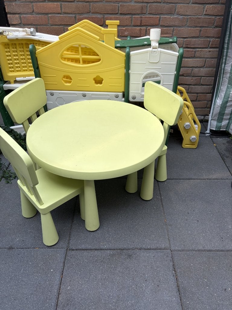 Kinder setje 3 stoelen en tafel Merk Mammut, Ophalen, Gebruikt, Tafel(s) en Stoel(en)