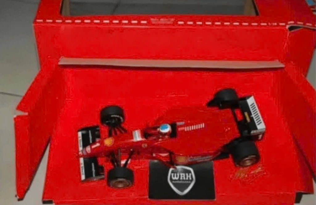 1:18 FERRARI F1 1996 Schumacher Minichamps in box WRH, Hobby en Vrije tijd, Verzenden, Zo goed als nieuw, Auto, MiniChamps