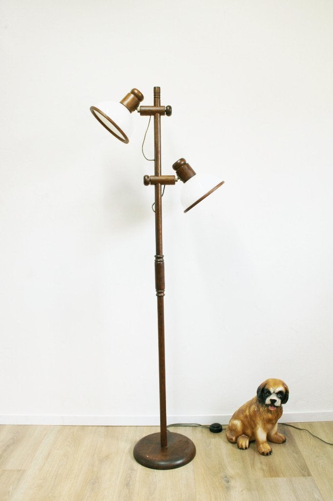 Houten vintage vloerlamp met witte kappen. Retro lamp, O, Steinhauer, E27 (groot), 150 tot 200 cm