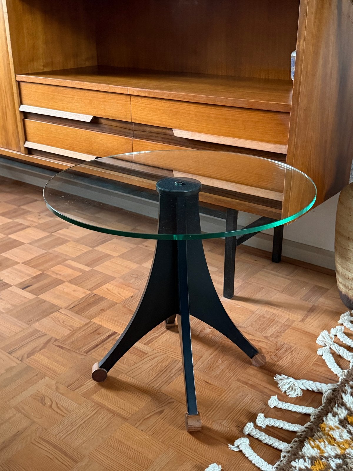 Vintage salontafel/bijzettafel van Giorgetti, Umberto Asnago, Huis en Inrichting, Minder dan 55 cm, Rond, Italian design, Giorgetti