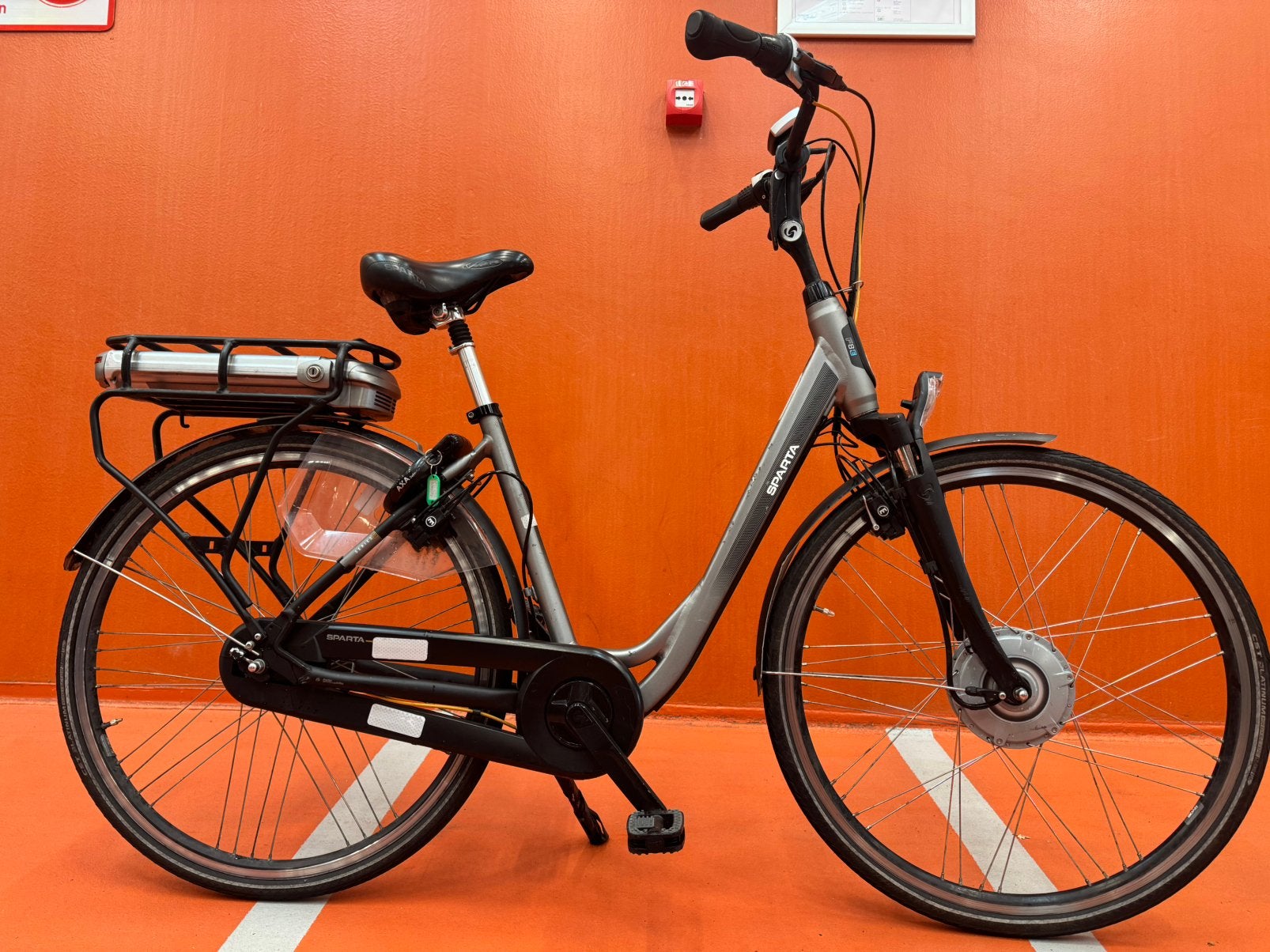 Sparta F8e elektrische fiets nieuwe accu hydraulische remmen, Ophalen of Verzenden, Zo goed als nieuw