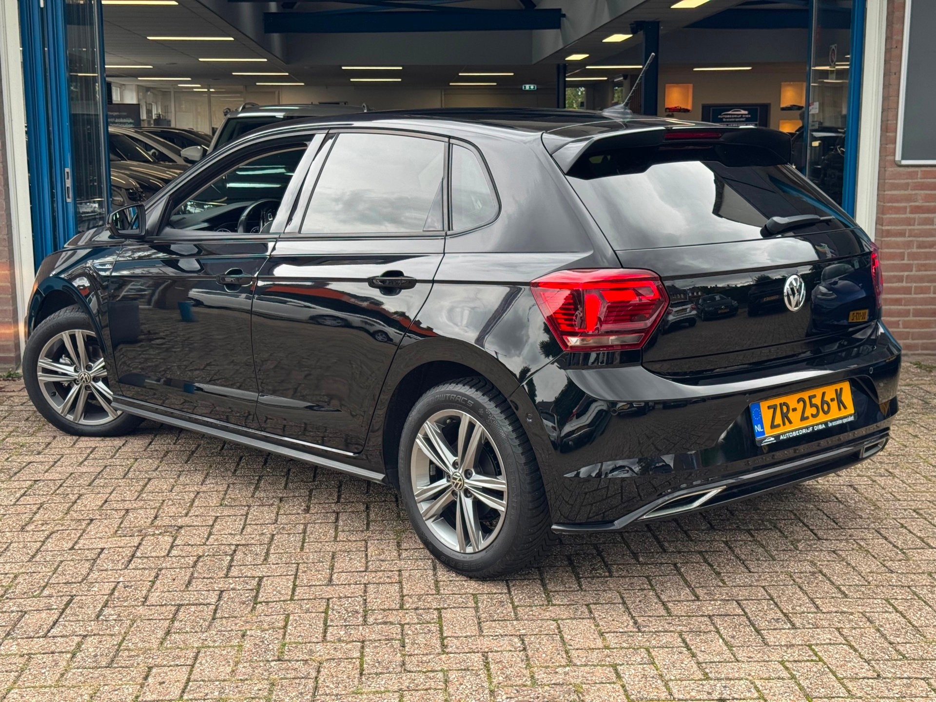 Volkswagen Polo 1.0 TSI Highline Business R 2019 NAVI NAP!, Auto's, Voorwielaandrijving, Stof, Zwart, Origineel Nederlands