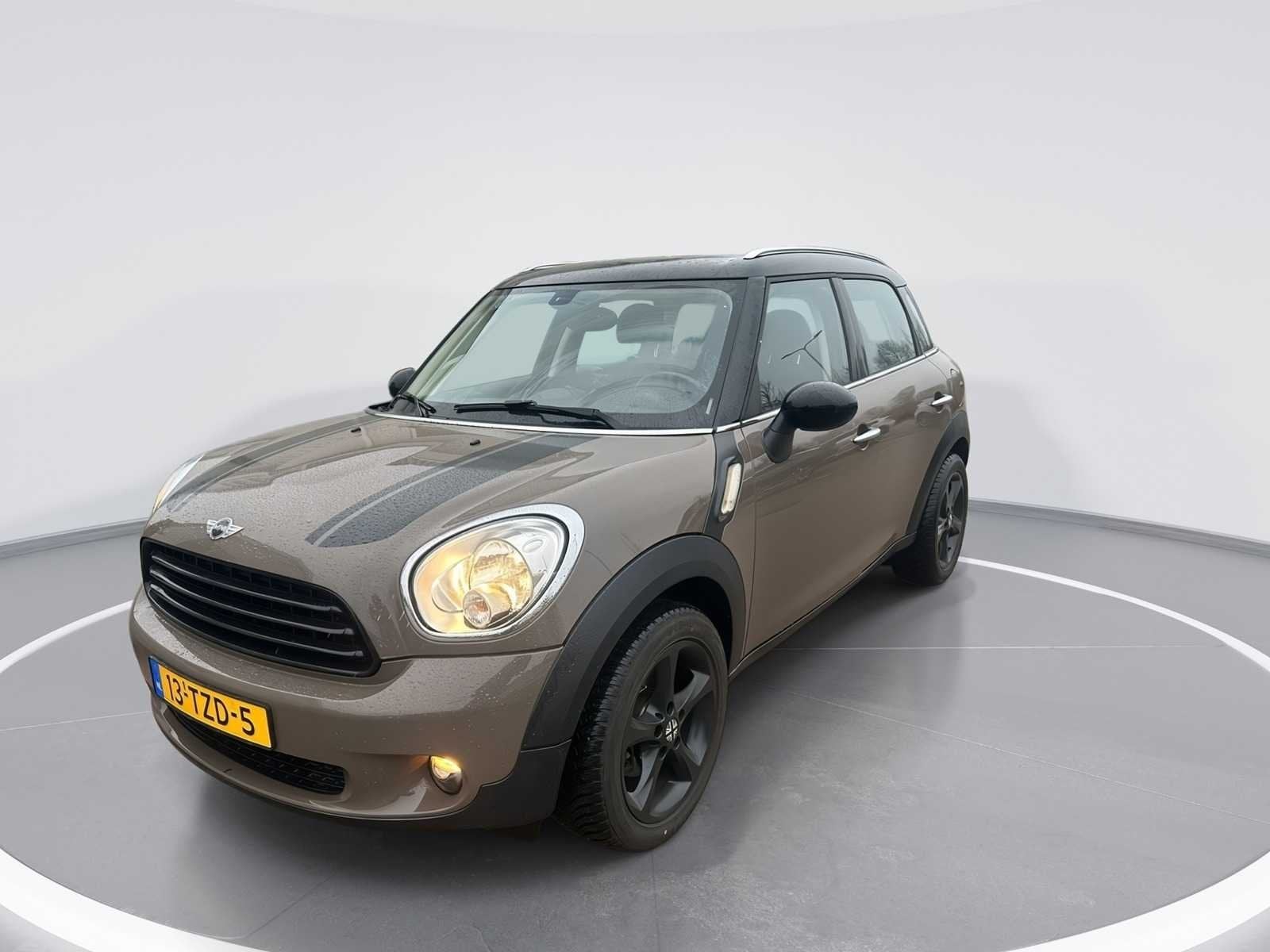 MINI Mini Countryman 1.6 Cooper Business Line | 13-TZD-5, Voorwielaandrijving, Euro 5, Gebruikt, Bruin