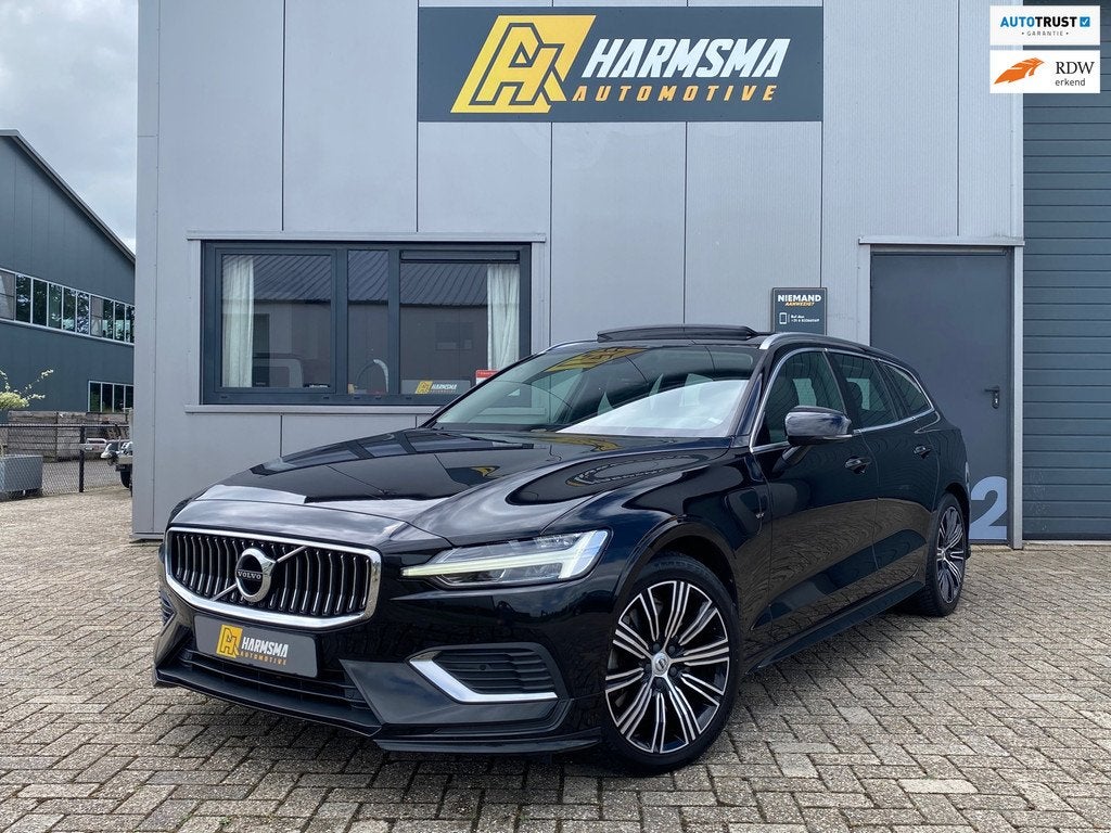 Volvo V60 2.0 T8 Twin Engine AWD Inscription PHEV |Pano|Stoe, Automaat, Gebruikt, Zwart, 4 cilinders