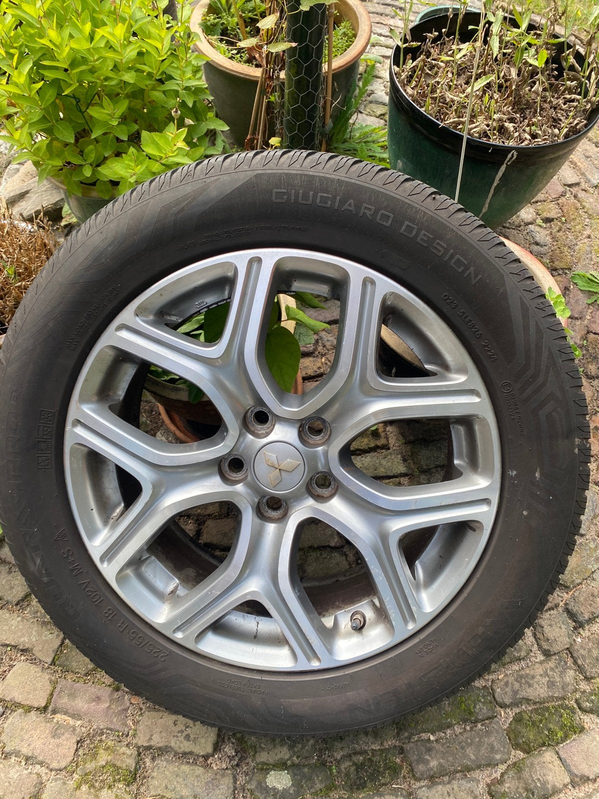 Mitsubishi outlander velegen, Ophalen, 16 inch, 215 mm, All Season