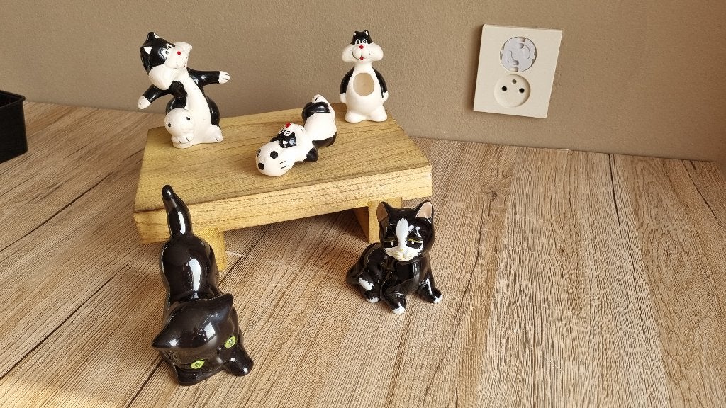 5 Mooie Vintage Poezen Katten Beeldjes Zwart Wit Sylvester, Verzenden, Gebruikt, Hond of Kat, Beeldje of Figuurtje