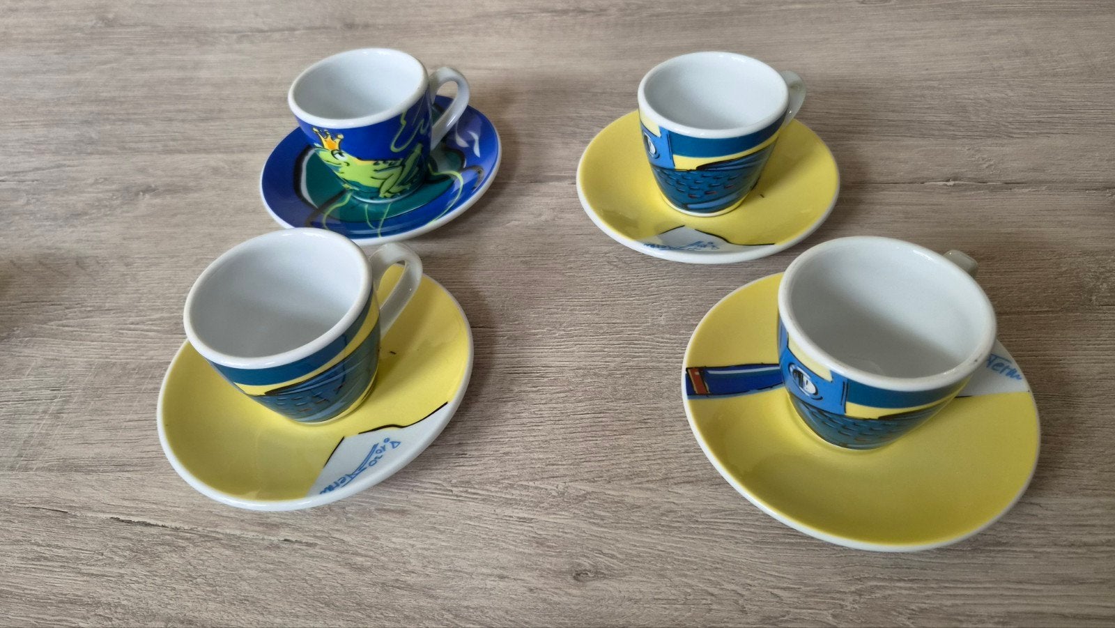 7 Espresso kopjes, waarvan 4 met schoteltjes (Arzberg), Ophalen of Verzenden, Zo goed als nieuw, Overige stijlen, Kop(pen) en/of Schotel(s)