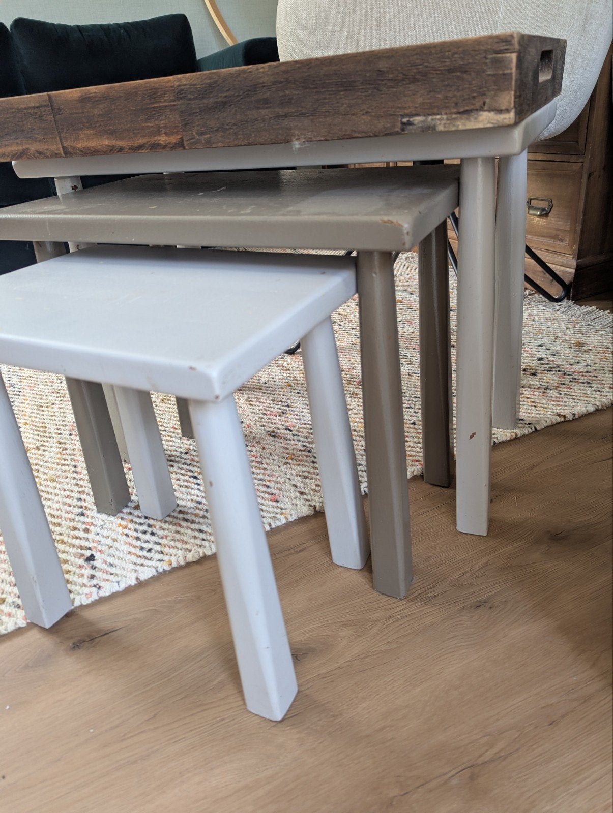 3 houten salontafeltjes met dienblad - gratis af te halen, Ophalen, Gebruikt, Overige houtsoorten