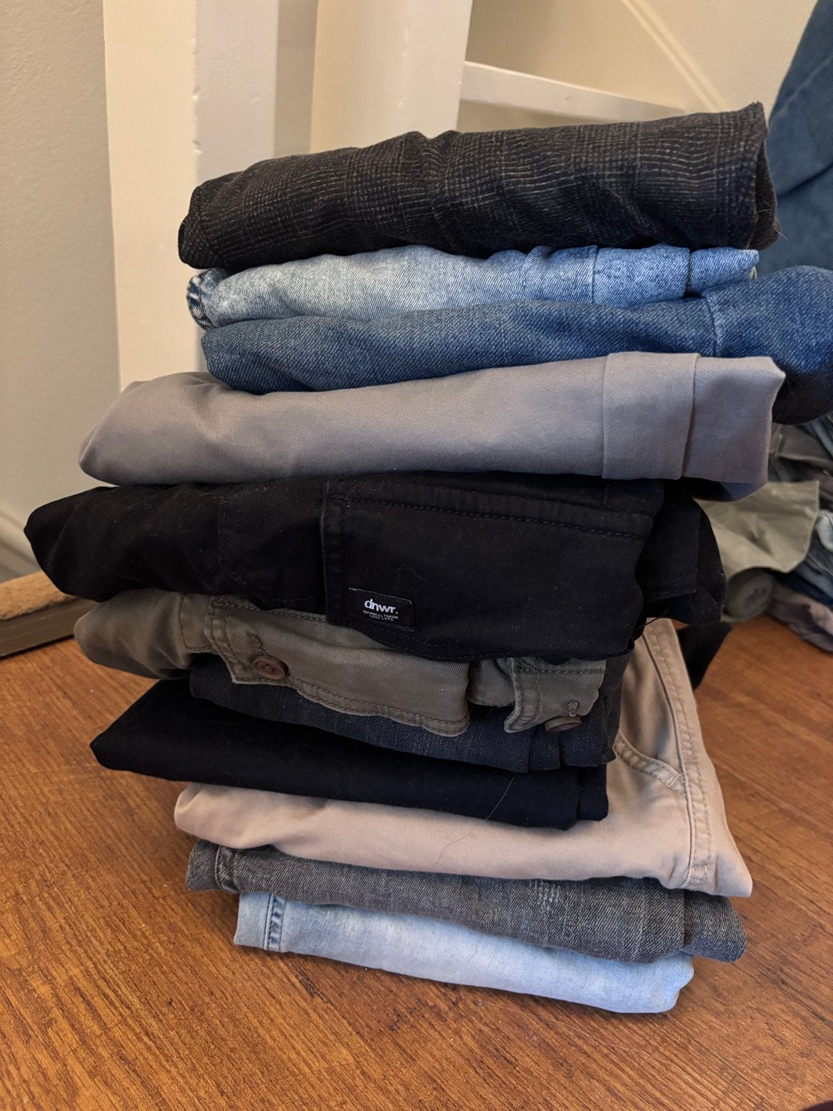 Stapel van 11 mannen broeken - Maten S en M - Diverse merken, Kleding | Heren, Broeken en Pantalons, Ophalen of Verzenden, Zo goed als nieuw