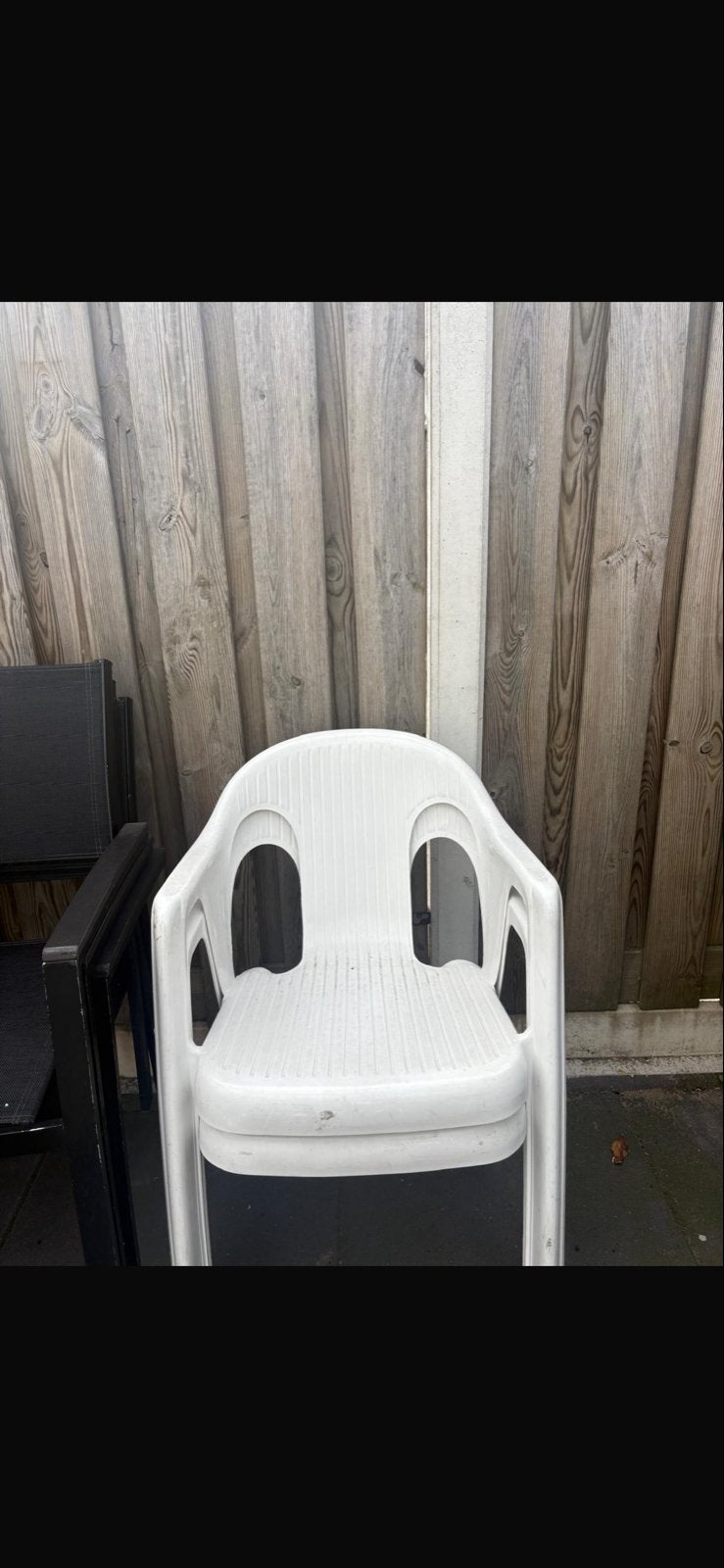 2 witte kunststof tuinstoelen in goede staat, Ophalen of Verzenden, Gebruikt, Kunststof