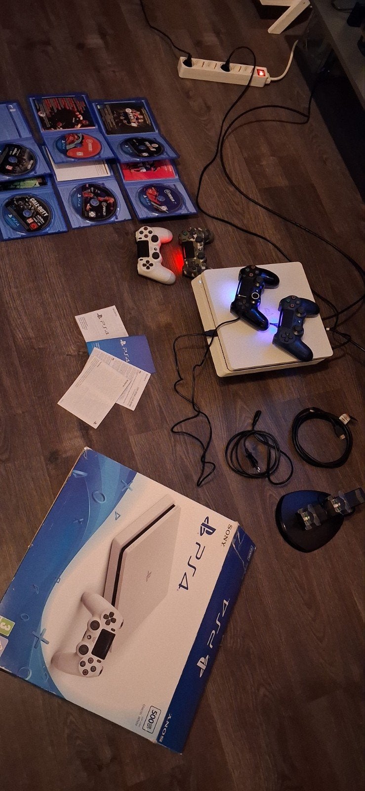 PS4 Slim 500GB Compleet met Spellen en Originele Doos, Online, Gebruikt, Virtual Reality, 3 spelers of meer