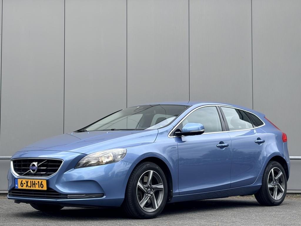 Volvo V40 2.0 D4 Momentum - navi - airco - cruise - nap!, Auto's, Volvo, Euro 5, Stof, Gebruikt, 4 cilinders