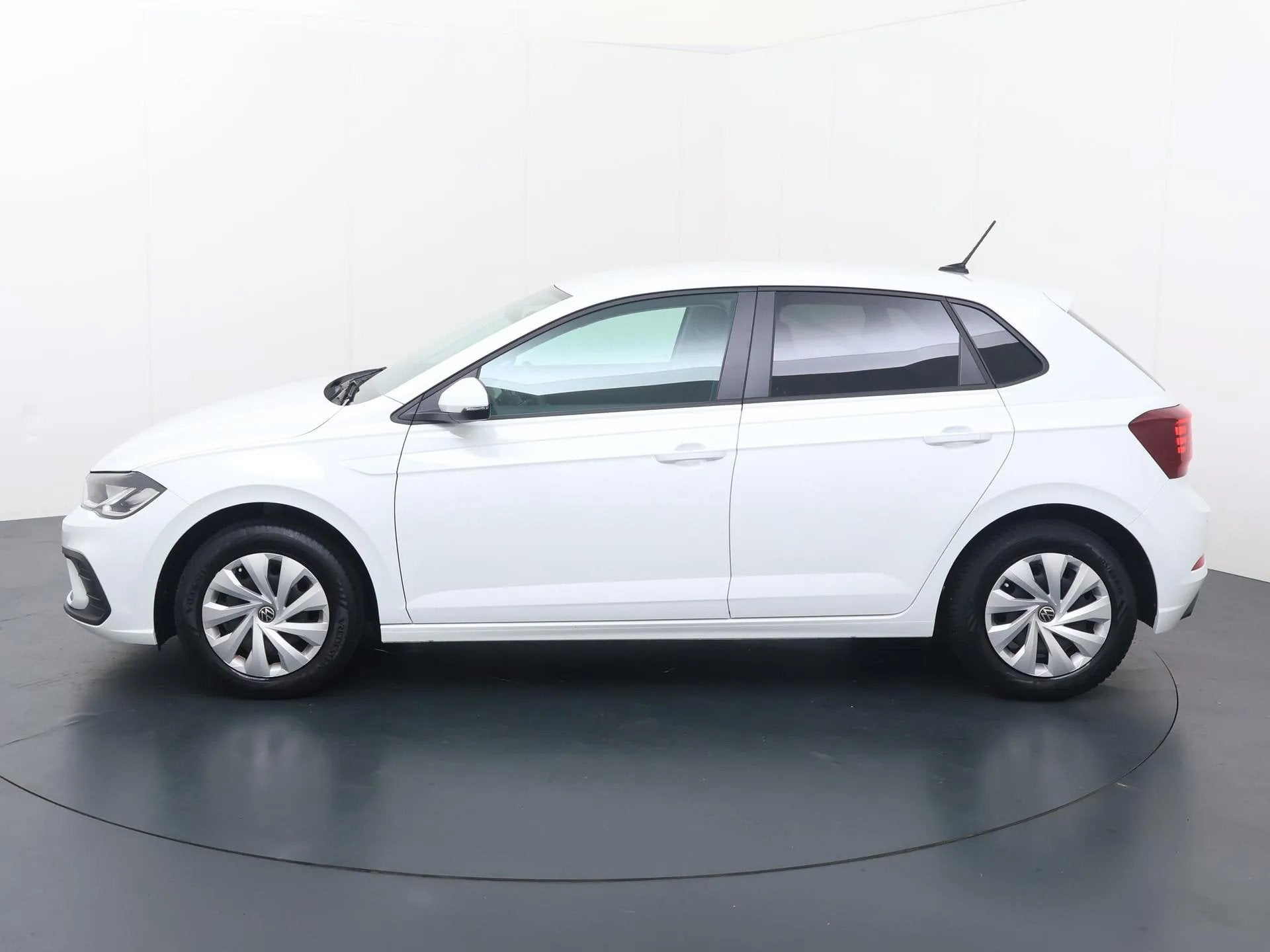 Volkswagen Polo 1.0 TSI Polo (bj 2024), Gebruikt, LED verlichting, Bedrijf, Handgeschakeld