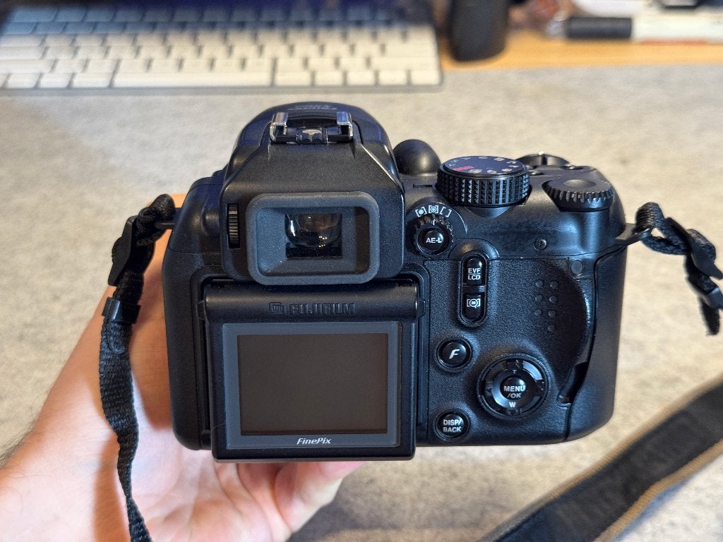 Foto 2 van Fujifilm FinePix S9500 Digital Camera - Goede staat