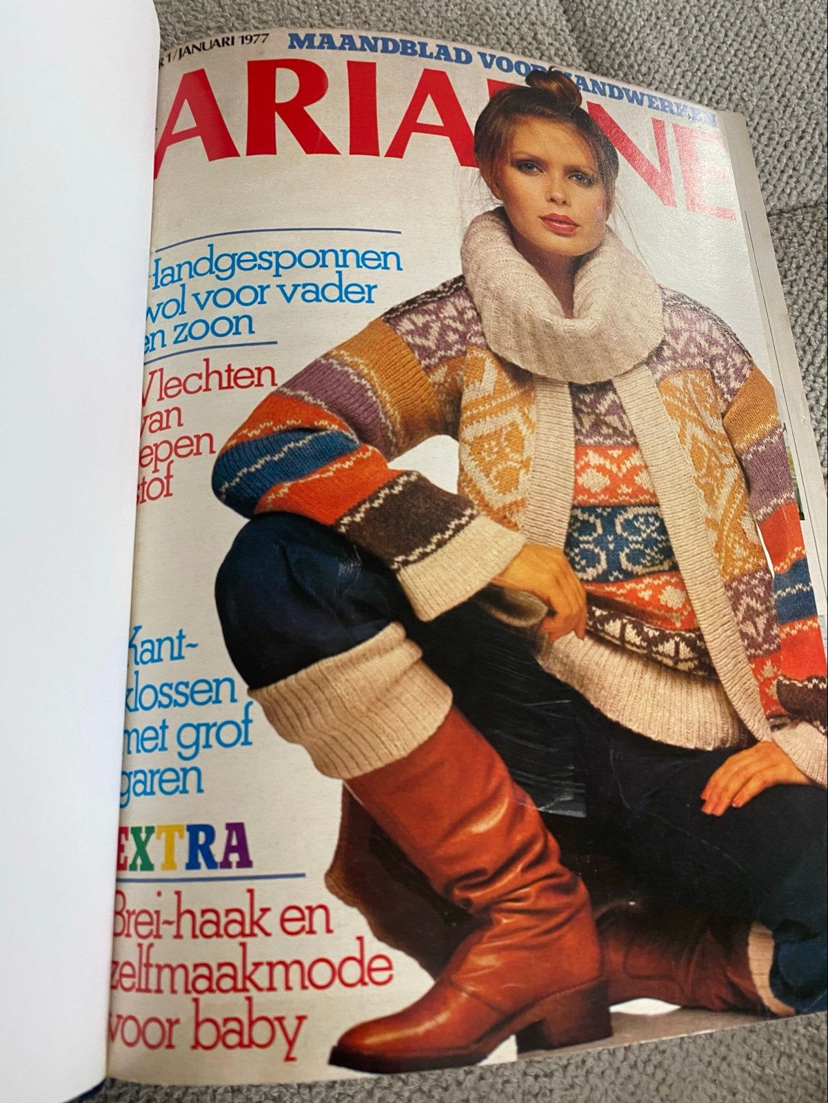 Ariadne Handwerken Januari 1977 - Brei- en Haakmode, Boeken, Hobby en Vrije tijd, Ophalen of Verzenden, Gelezen, Breien en Haken