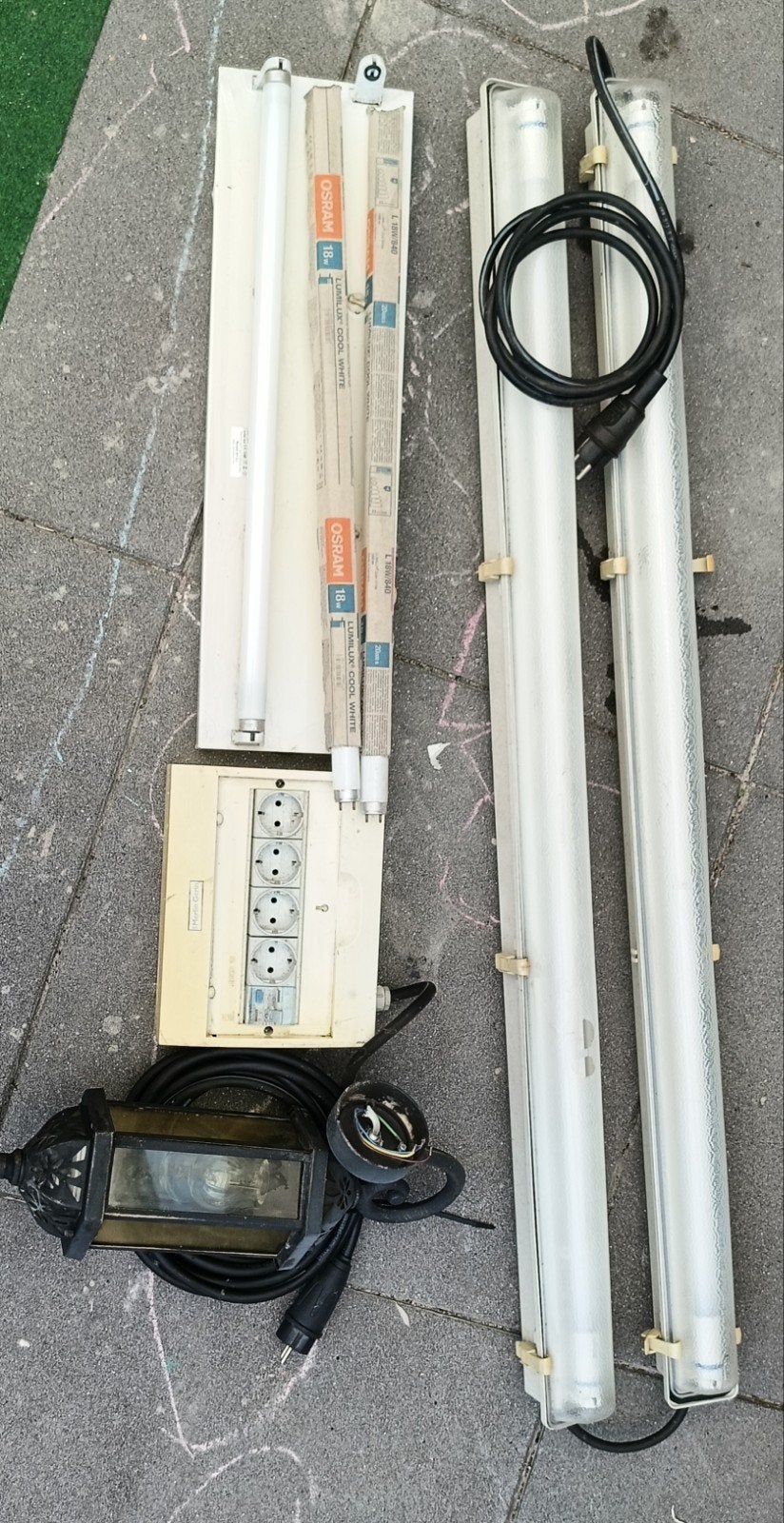 Diverse elektrische componenten: TL-armaturen, stopcontacten, Ophalen, Overige typen